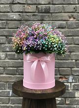 Цветочная композиция из Гипсофила и Розы в шляпной коробке в Гамово