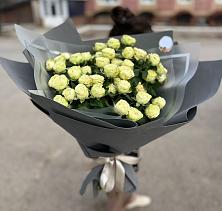 Букет Белые кустовые розы Солинеро в Гамово