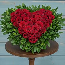 Цветочная композиция из Розы в виде сердца в Гамово