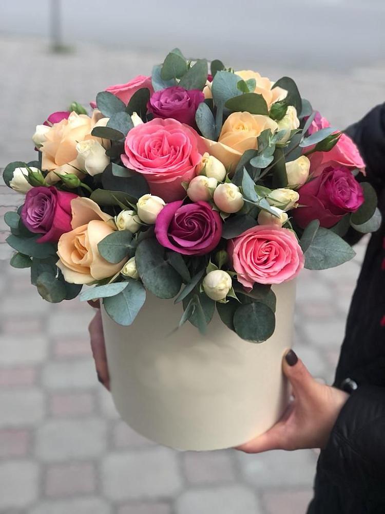 Цветочная композиция из Розы в шляпной коробке в Гамово