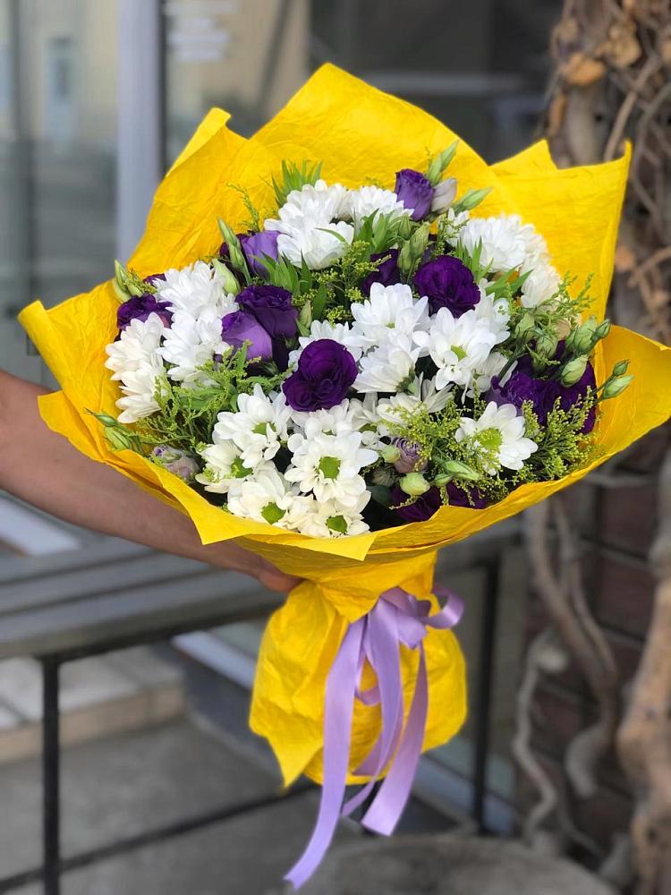 Букет цветов из: Ирисы, Хризантемы и Ромашки в Гамово