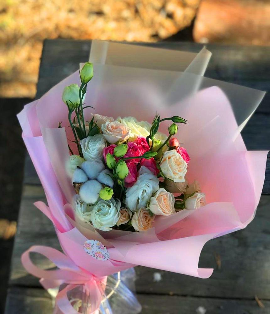 Букет цветов из: Розы и Лизиантусы в Гамово