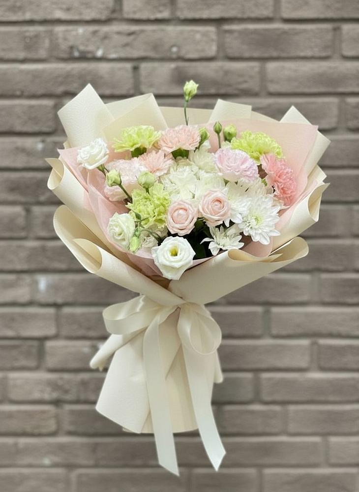 Букет цветов из: Гвоздики, Розы, Лизиантусы и Хризантемы в Гамово