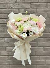 Букет цветов из:  Гвоздики, Розы, Лизиантусы и Хризантемы #REPLACE_PRED# Гамово