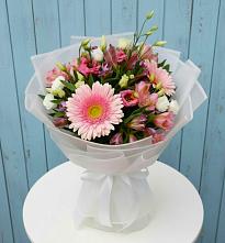 Букет цветов из:  Герберы, Альстромерии и Лизиантусы в Гамово