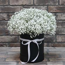 Цветочная композиция из Гипсофила в шляпной коробке в Гамово