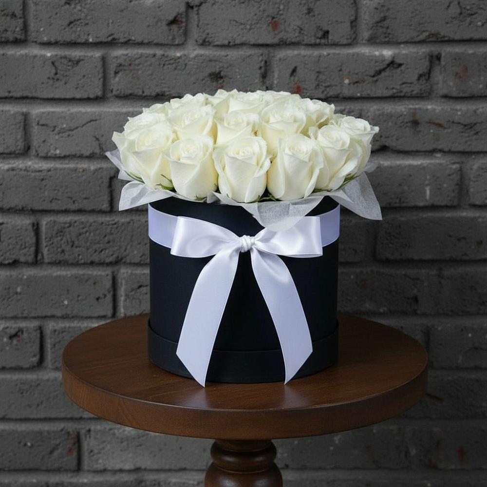 Цветочная композиция из Розы в шляпной коробке в Гамово