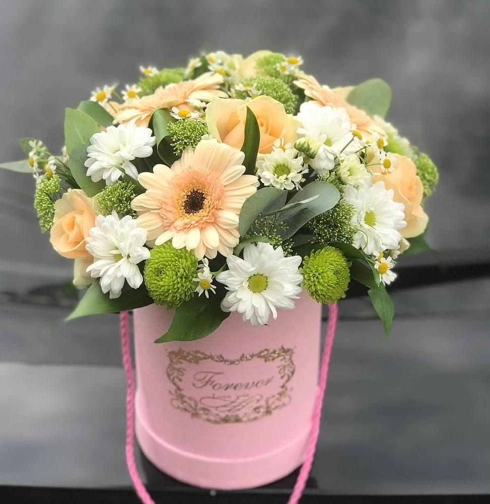 Цветочная композиция из Розы, Герберы и Хризантемы в шляпной коробке в Гамово