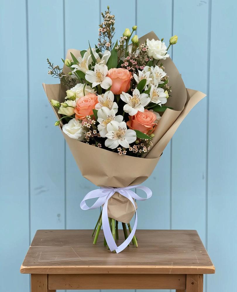 Букет цветов из: Альстромерии, Лизиантусы, Розы и Хризантемы в Гамово