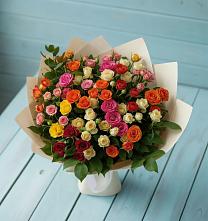 Букет Микс из разноцветных кустовых роз в Гамово